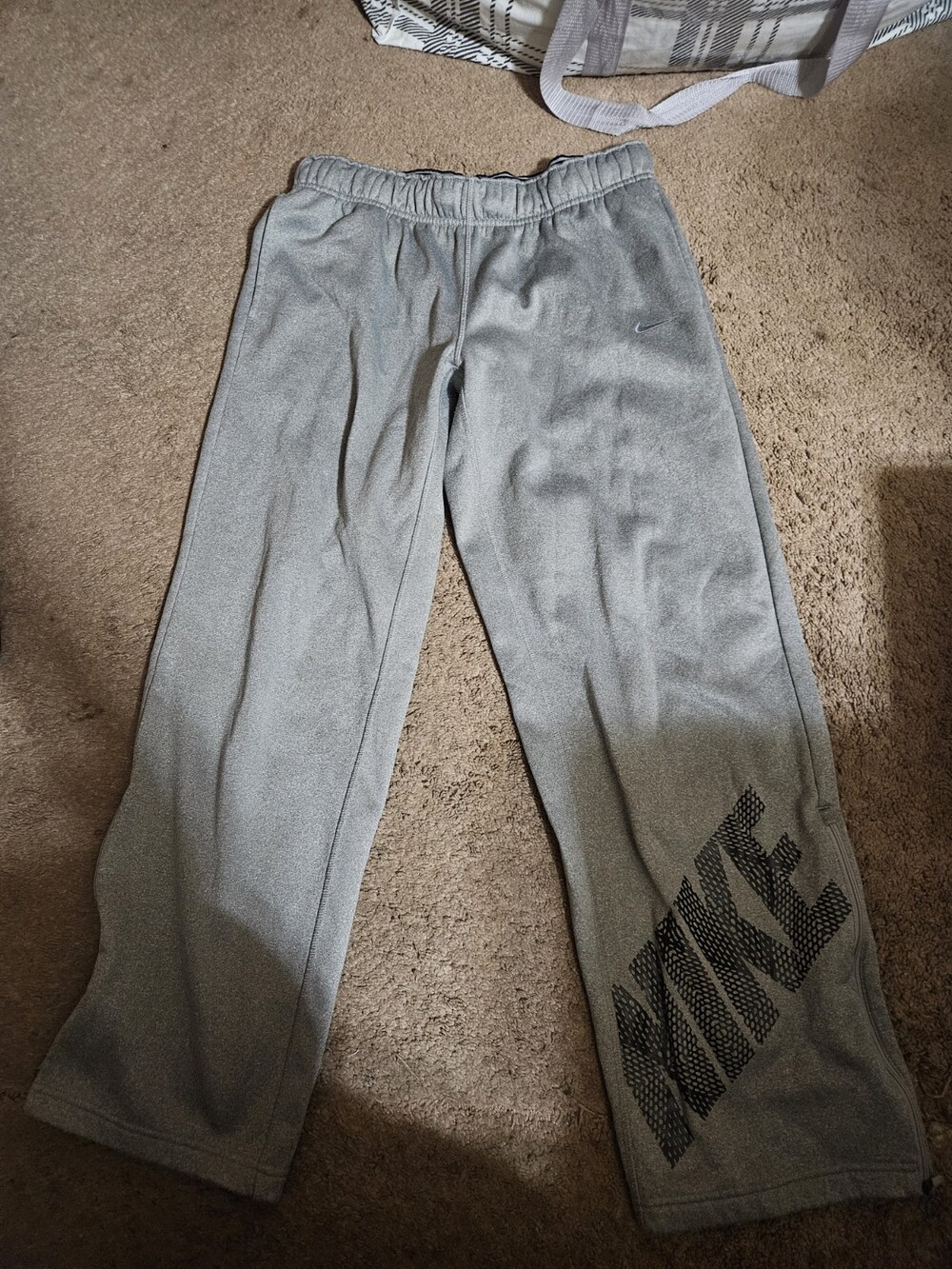 Nike Dri-Fit Therma Men's Training Pants - Black, Size L